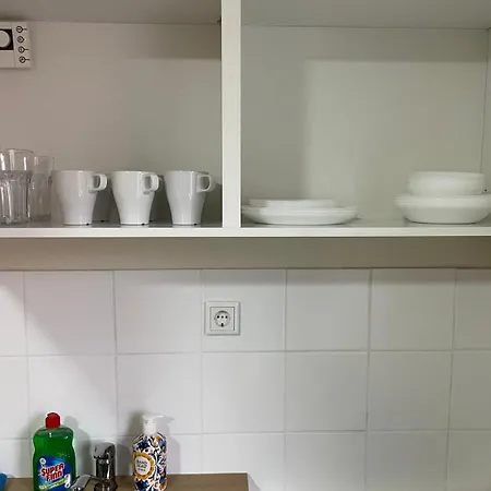 1 - Zweizimmerwohnung Mit Kueche Und Bad Apartment *