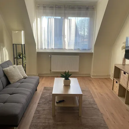 1 - Zweizimmerwohnung Mit Kueche Und Bad *