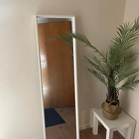 1 - Zweizimmerwohnung Mit Kueche Und Bad
