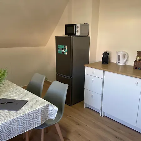 1 - Zweizimmerwohnung Mit Kueche Und Bad