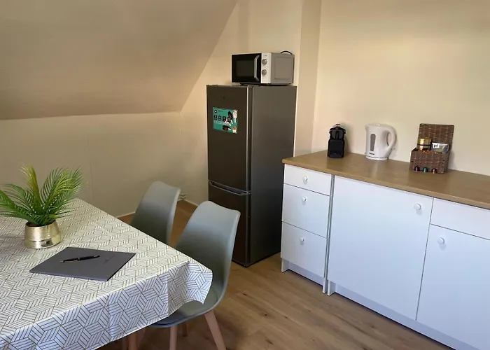 1 - Zweizimmerwohnung Mit Kueche Und Bad